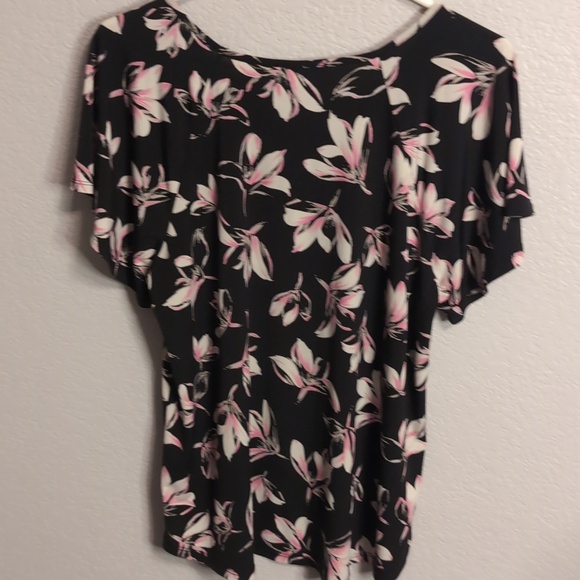 Papermoon Black Pink & White Floral Keyhole Short-Sleeve Top - Picture 4 of 4